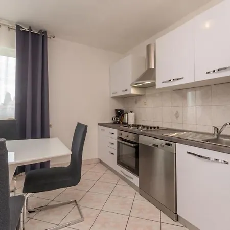 Apartment Apartment Darko - 100M From Sea *