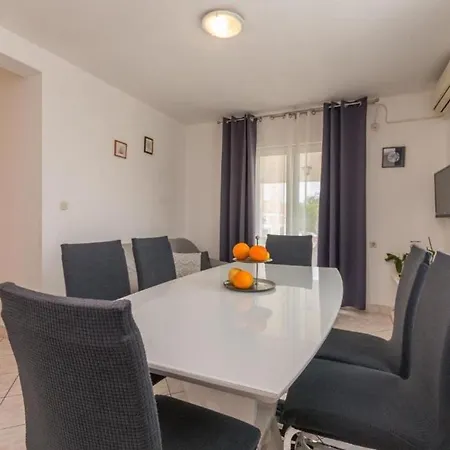 Apartment Darko - 100M From Sea