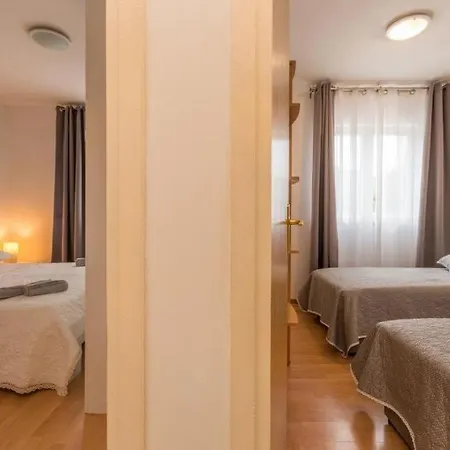 Apartment Darko - 100M From Sea Apartamento Sali
