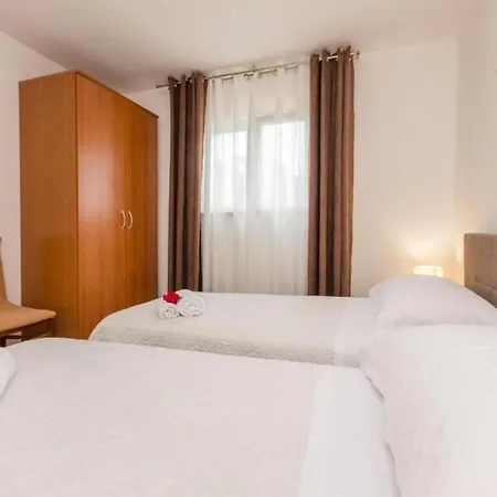 Apartment Darko - 100M From Sea Apartamento